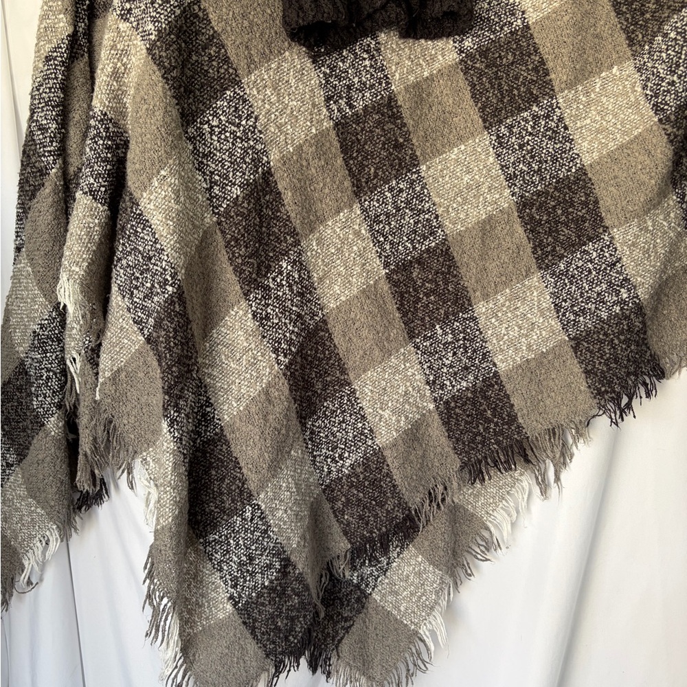 Plaid Fringe poncho  - Taupe & Brown